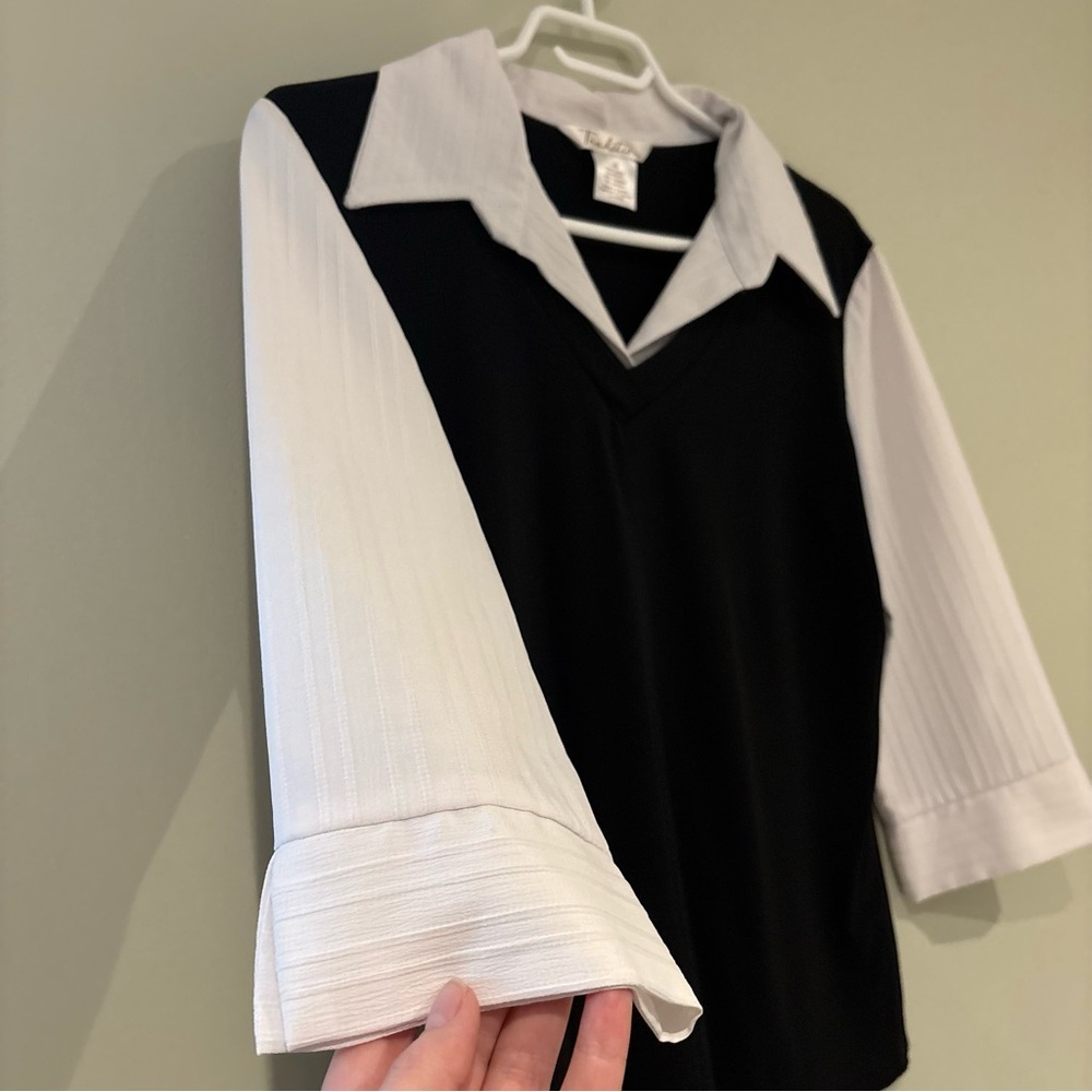 Y2K Black & White Collared V-Neck Women’s Top - Picture 3 of 6
